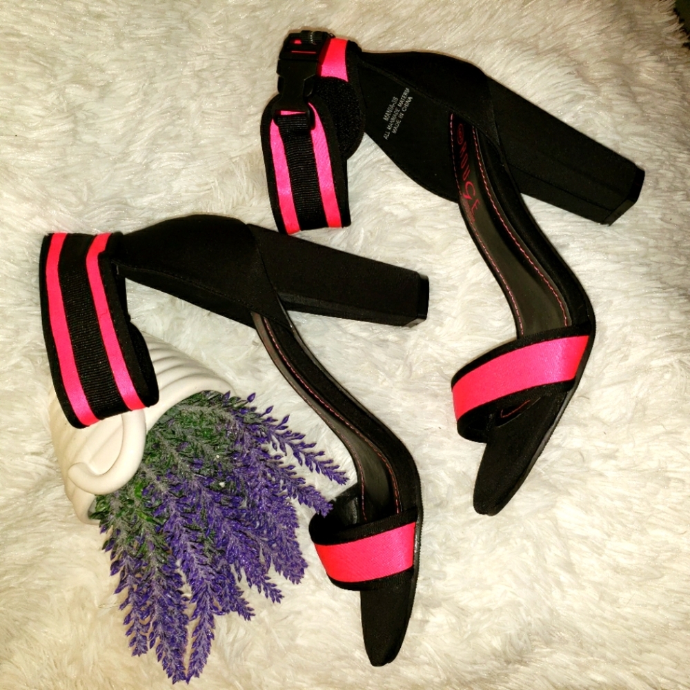 Black & PinkBlock HeeledSandals